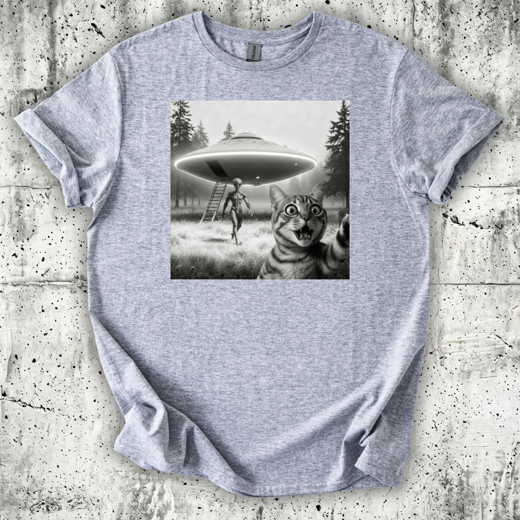 Alien and the Cat T-Shirt