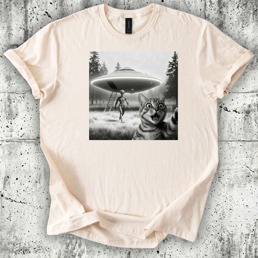 Alien and the Cat T-Shirt