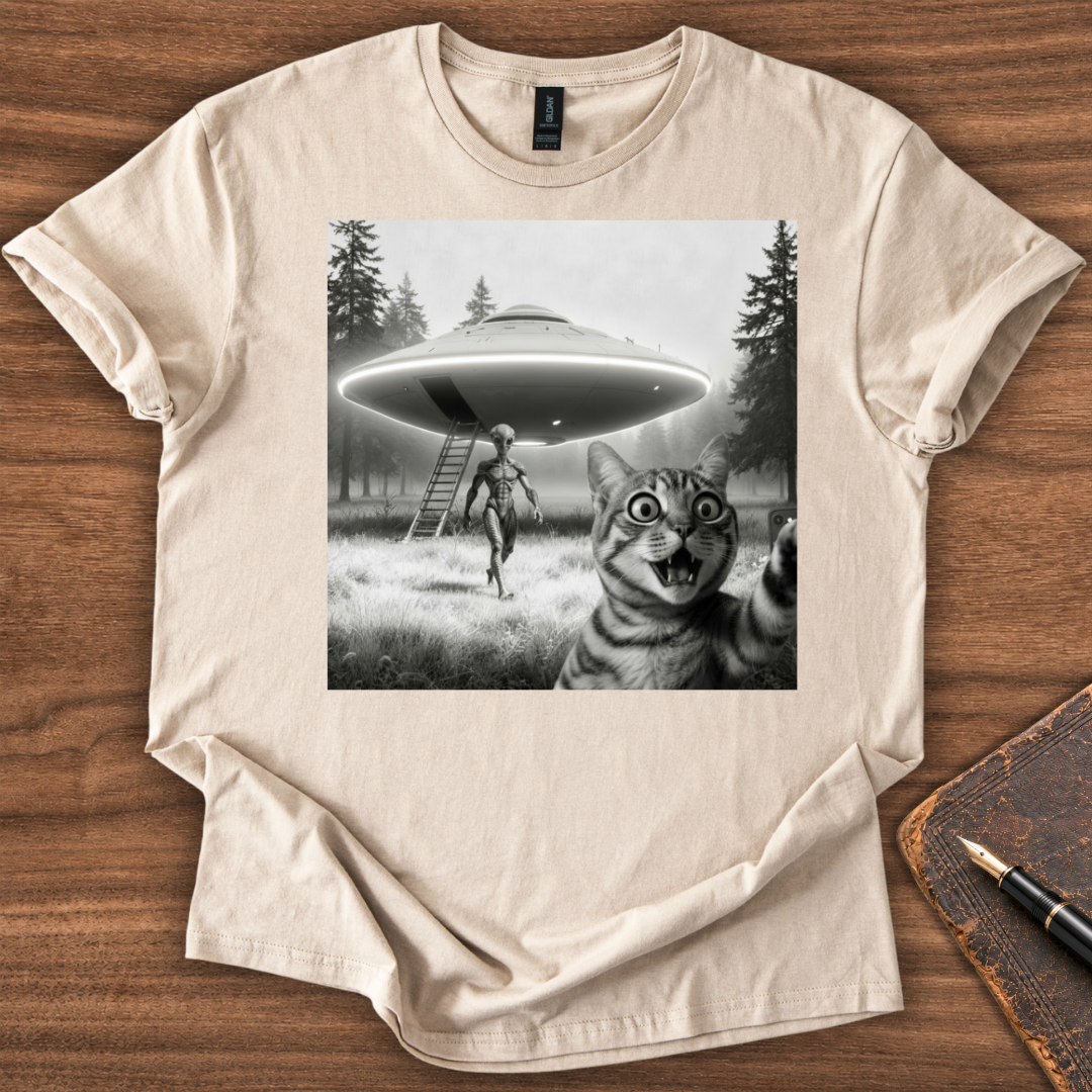 Alien and the Cat T-Shirt